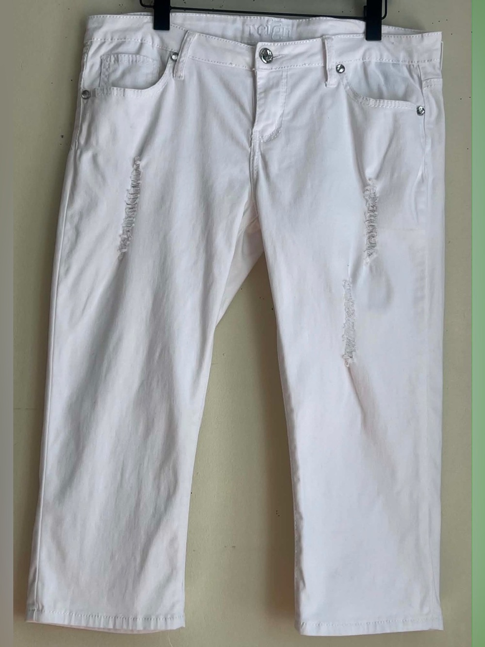 Reign White Cropped Distressed Jeans